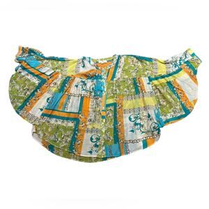 Entro Women’s Size Small Batwing Top with Shell Buttons in a Boho Style